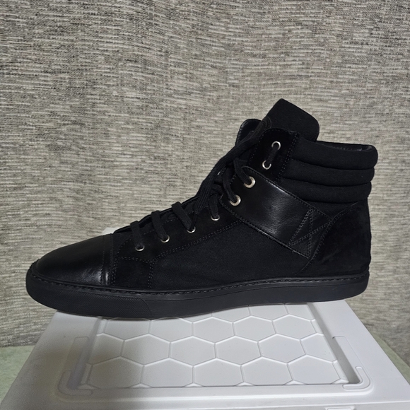 Authentic chanel canvas high top,men, black, size 11,used in good condition. - Picture 5 of 6